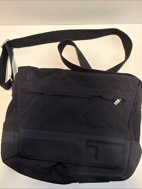TUMI Black Men’s Messenger Bag - Classic Crossbody Carry